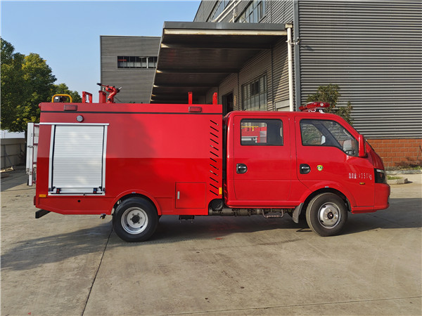 東風雙排消防車（C1駕證）